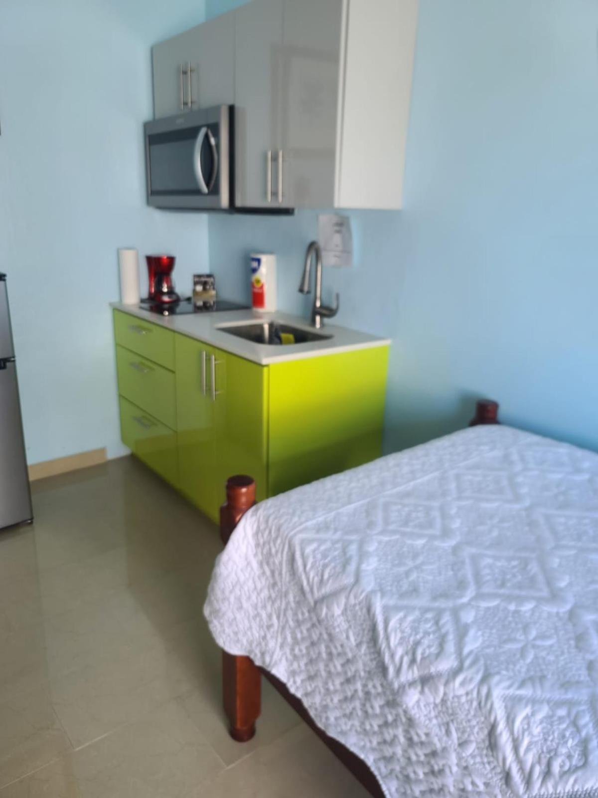 Apartamento Private Near Beach-full Bath, Kitchenette, Sleeps 2, Unit 5 San Juan