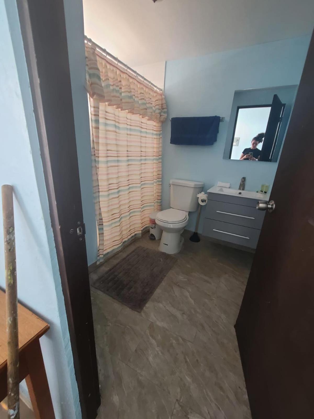 Private Near Beach-full Bath, Kitchenette, Sleeps 2, Unit 5 *