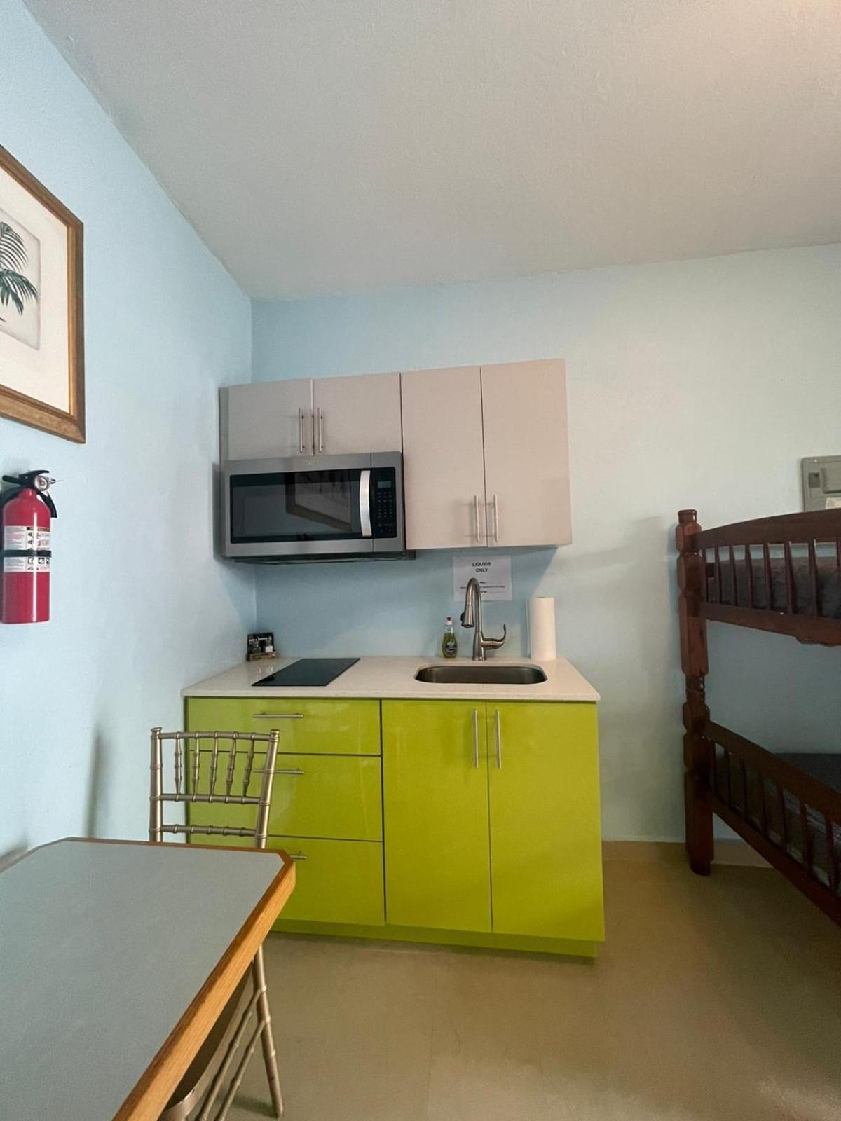 Apartment Private Near Beach-full Bath, Kitchenette, Sleeps 2, Unit 5