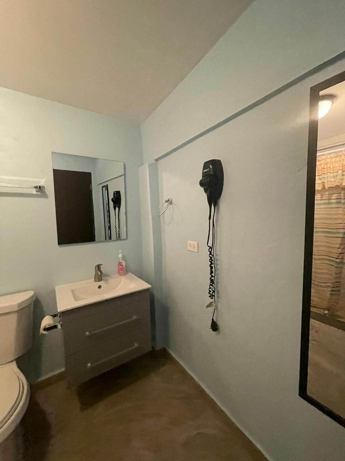Private Near Beach-full Bath, Kitchenette, Sleeps 2, Unit 5